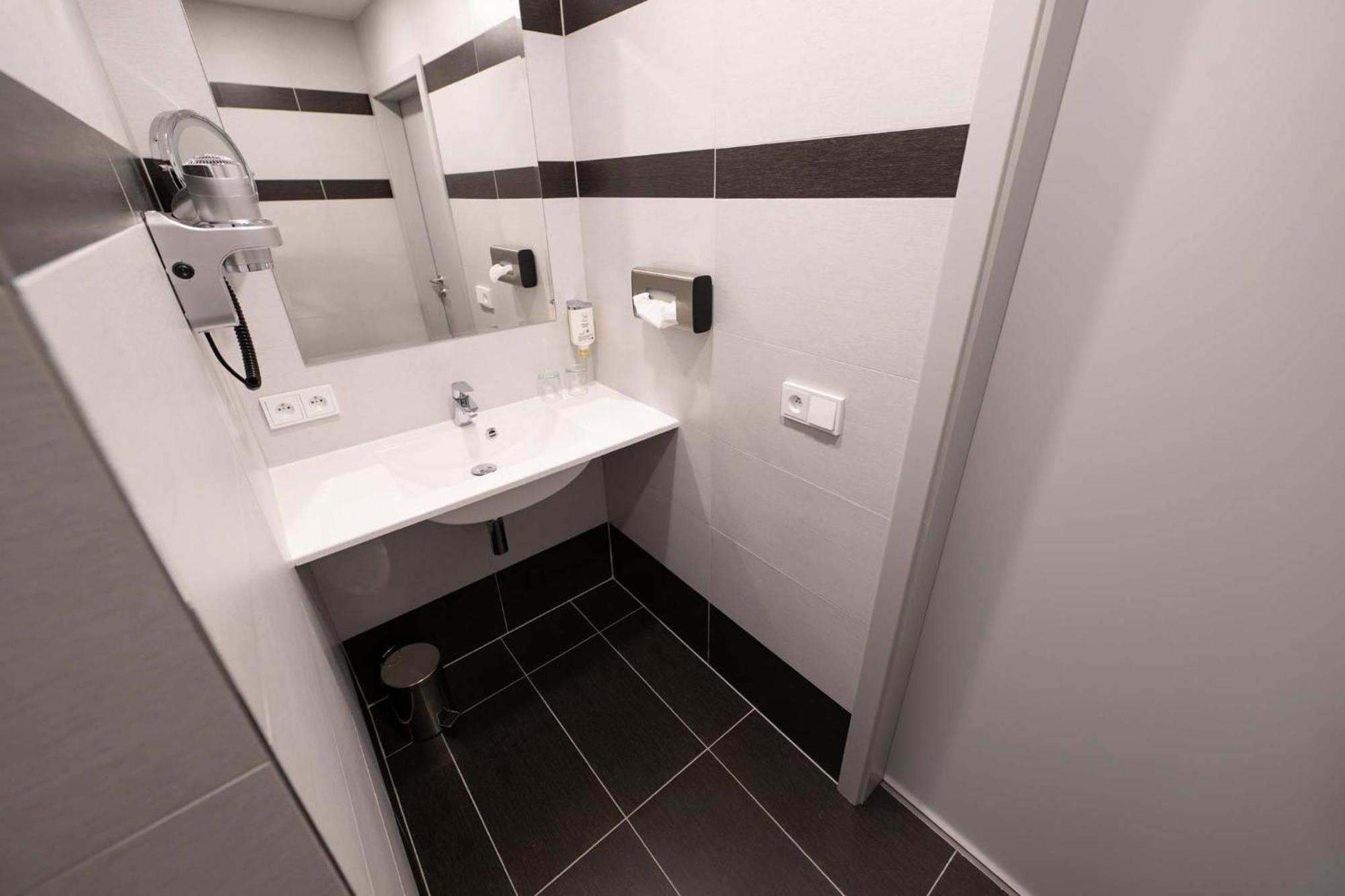 Hotel Villa Eden Jihlava Bagian luar foto