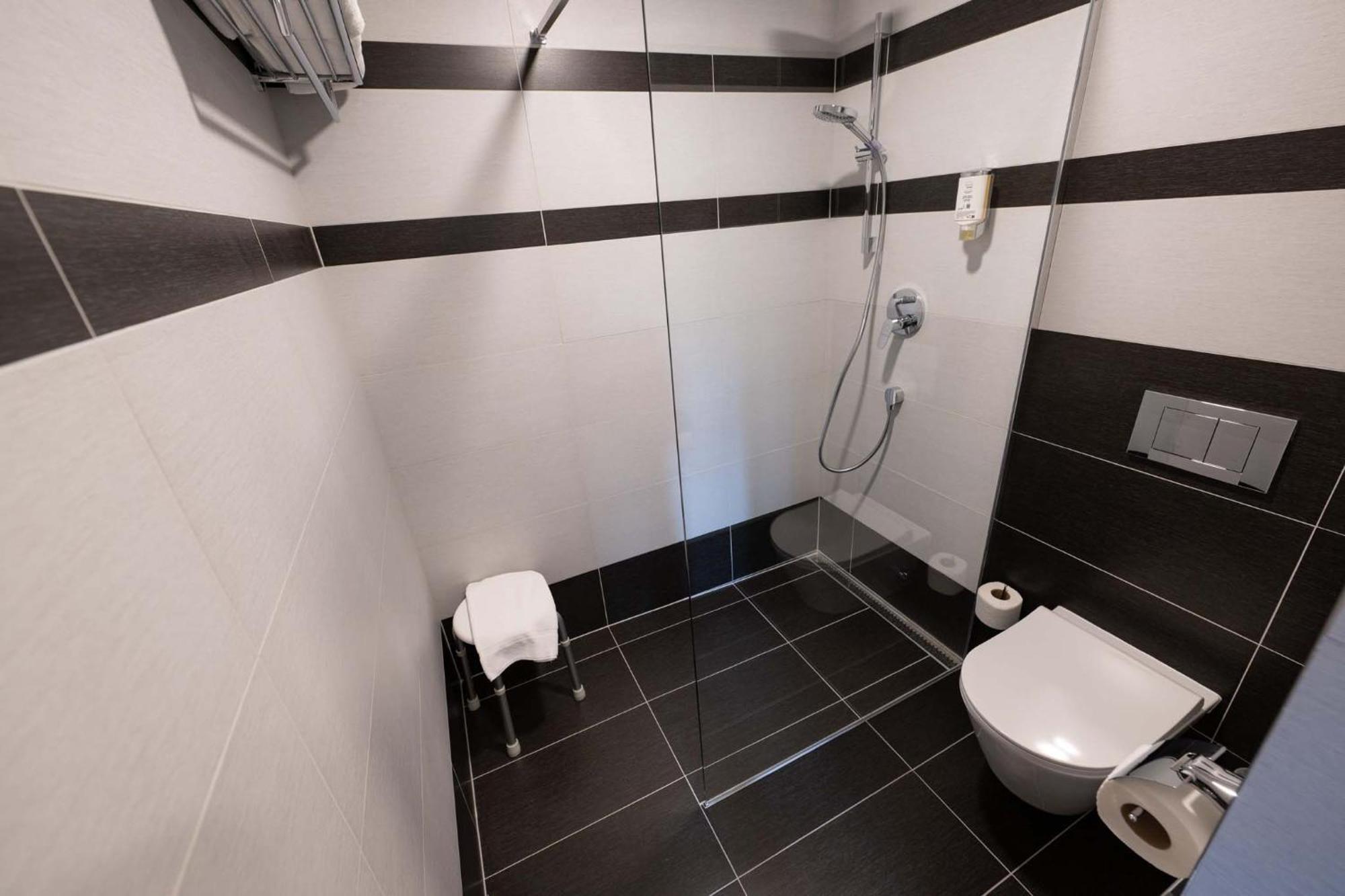 Hotel Villa Eden Jihlava Bagian luar foto