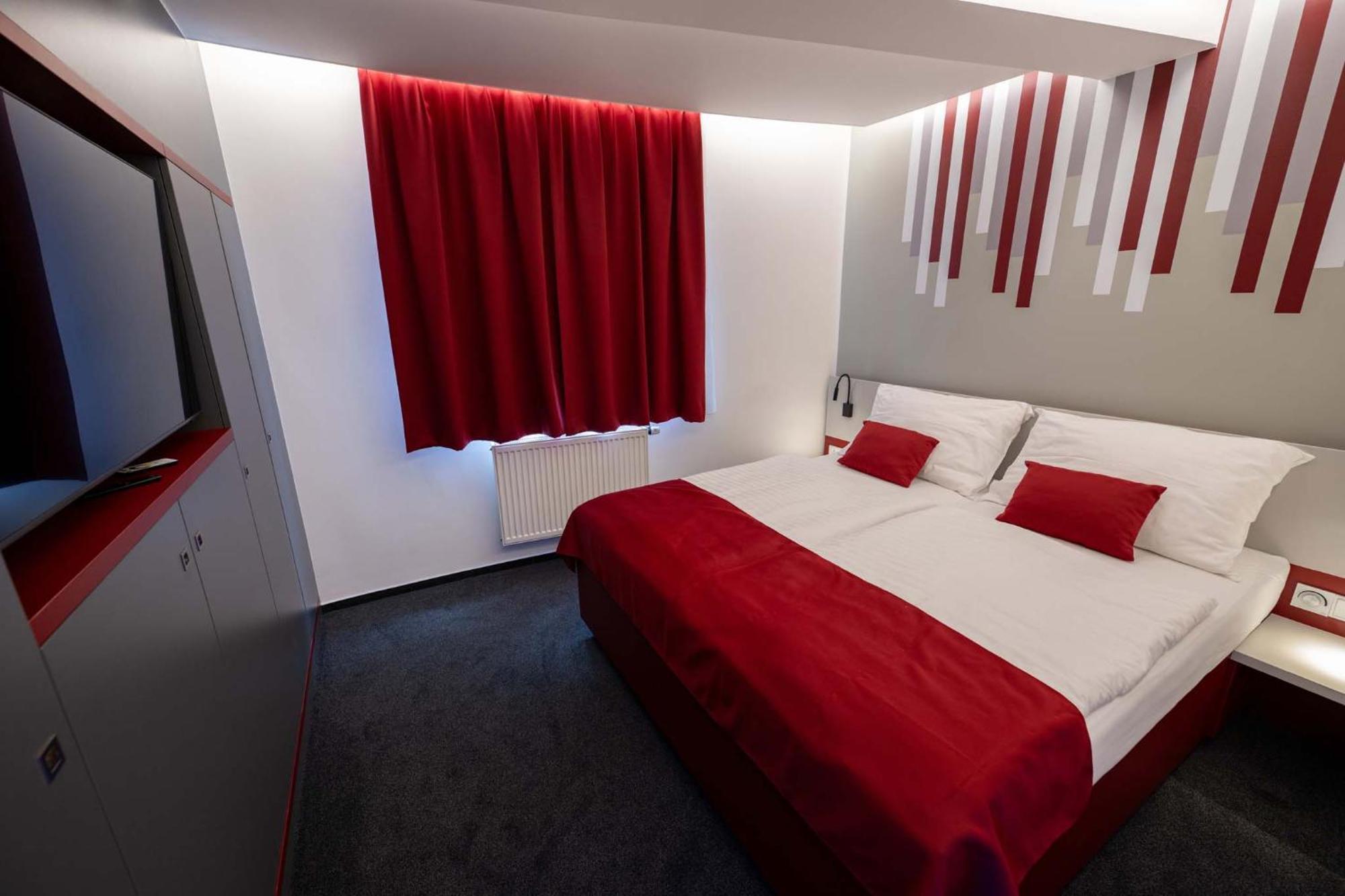 Hotel Villa Eden Jihlava Bagian luar foto