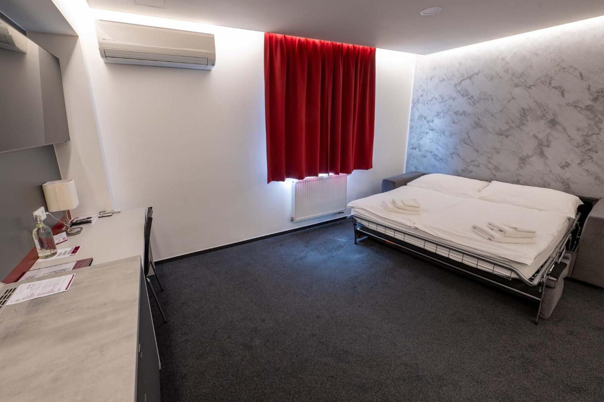 Hotel Villa Eden Jihlava Bagian luar foto