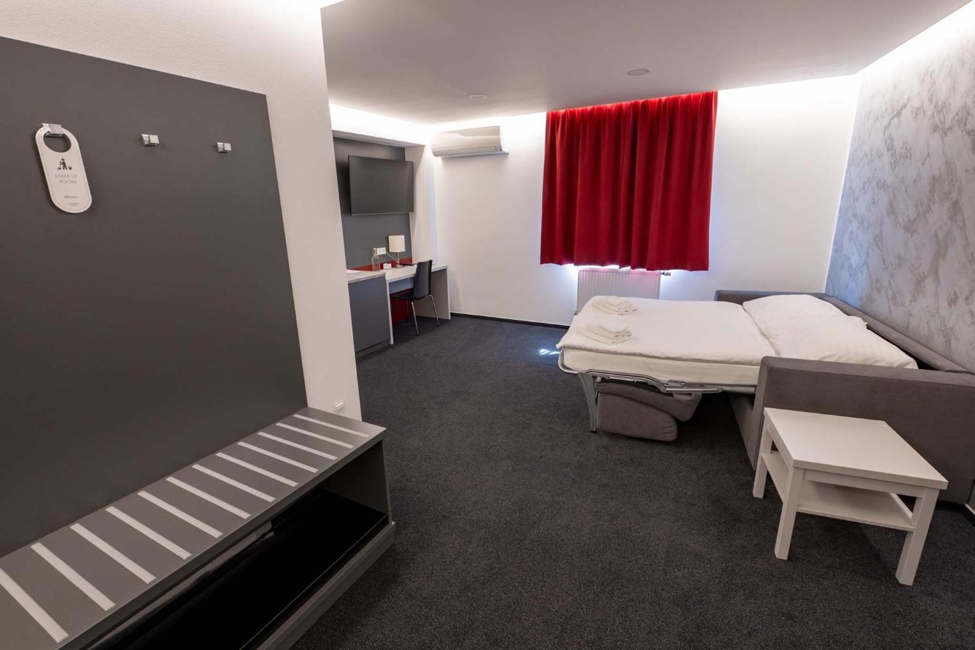 Hotel Villa Eden Jihlava Bagian luar foto