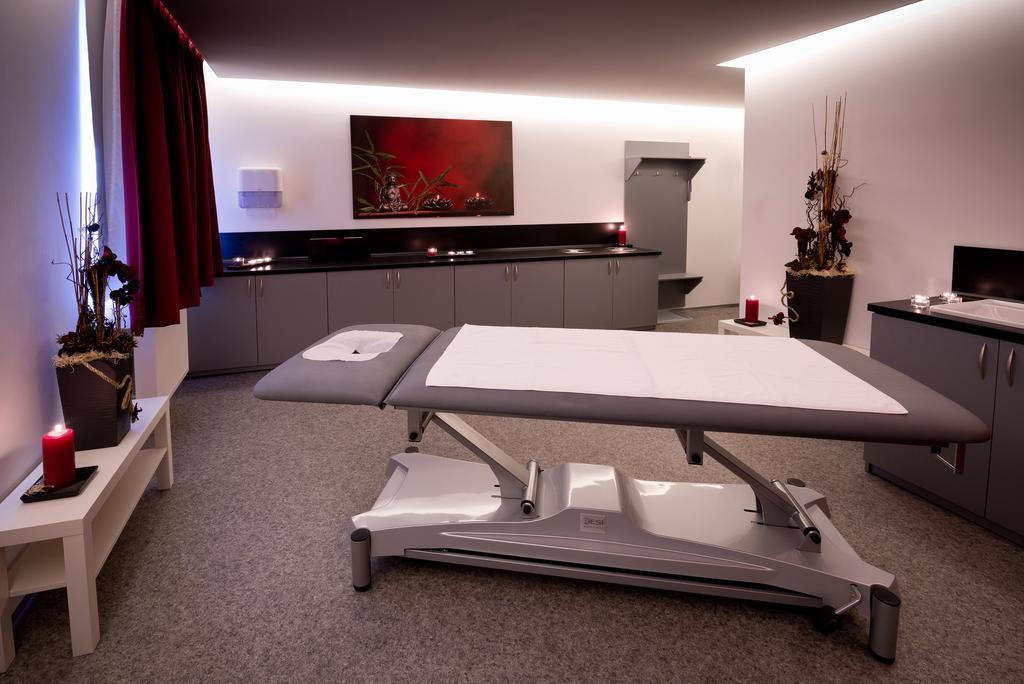 Hotel Villa Eden Jihlava Bagian luar foto