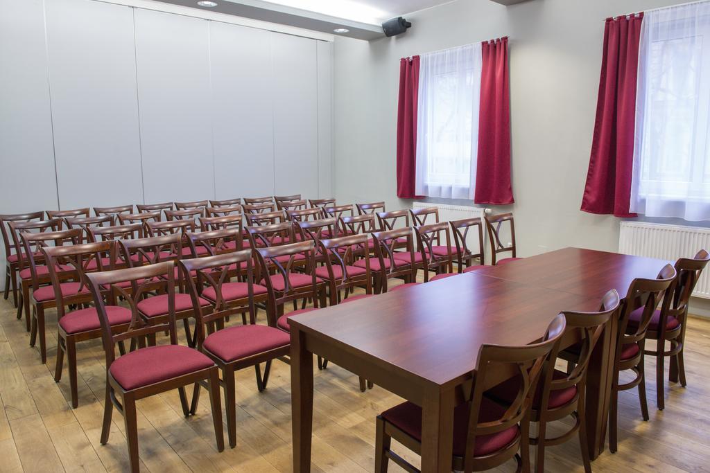 Hotel Villa Eden Jihlava Bagian luar foto