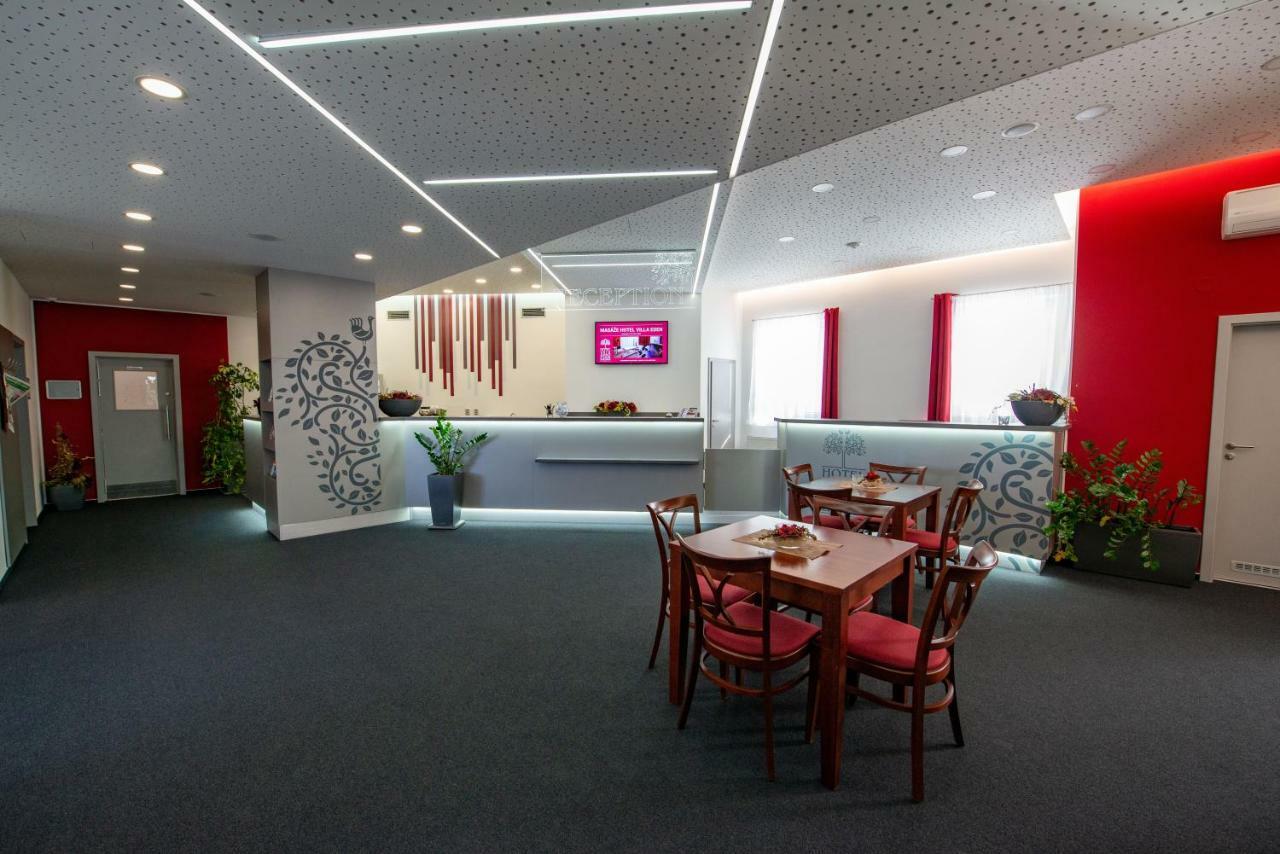 Hotel Villa Eden Jihlava Bagian luar foto